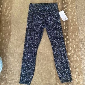 Athleta Ultimate Stash 7/8 Tight